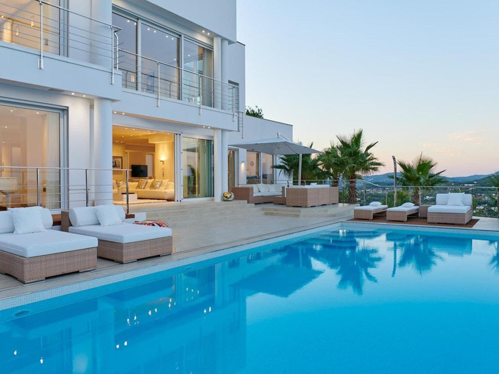 Lavish Villa With Infinity Pool And Views Santa Eulária des Riu Exterior foto